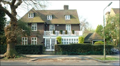 043 Hampstead Way